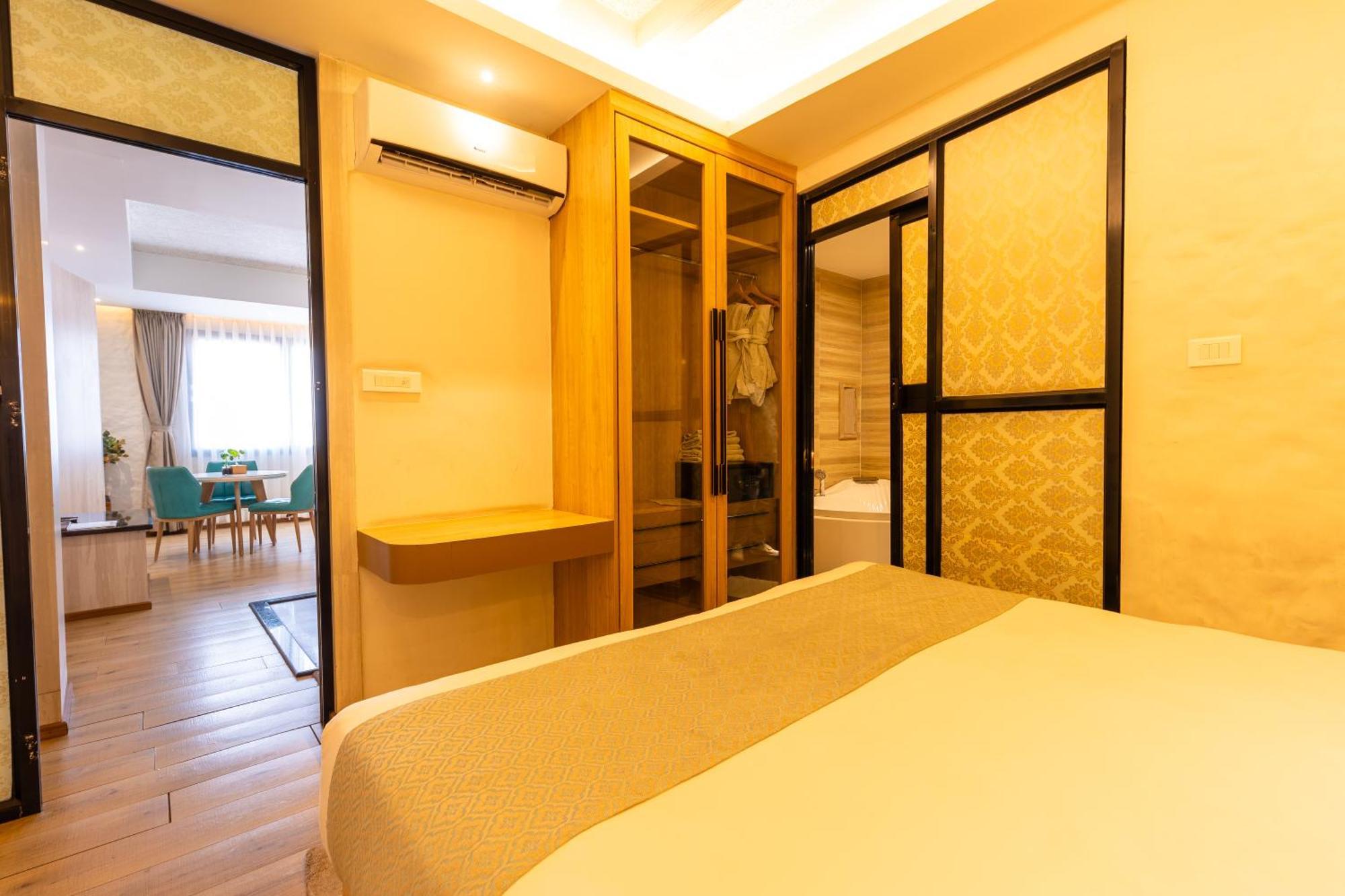 Arushi Boutique Hotel Kathmandu Bagian luar foto