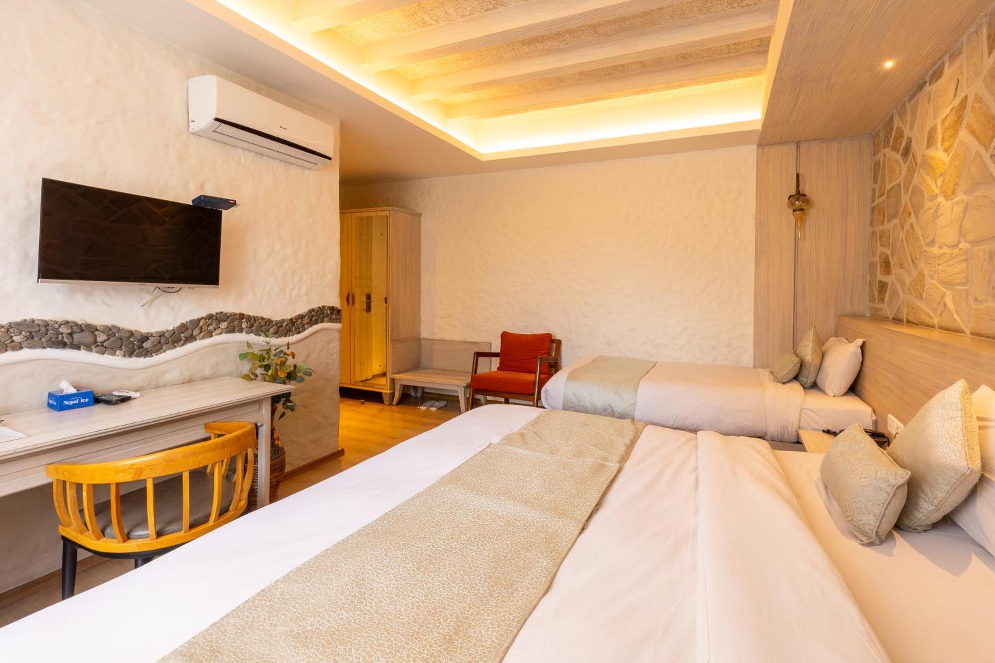 Arushi Boutique Hotel Kathmandu Bagian luar foto